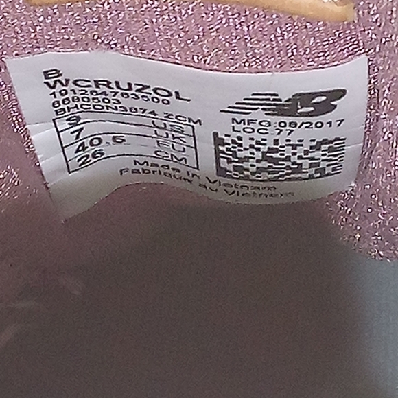 New Balance Fresh Foam Women 9 Pink Running Shoes - Picture 8 of 8